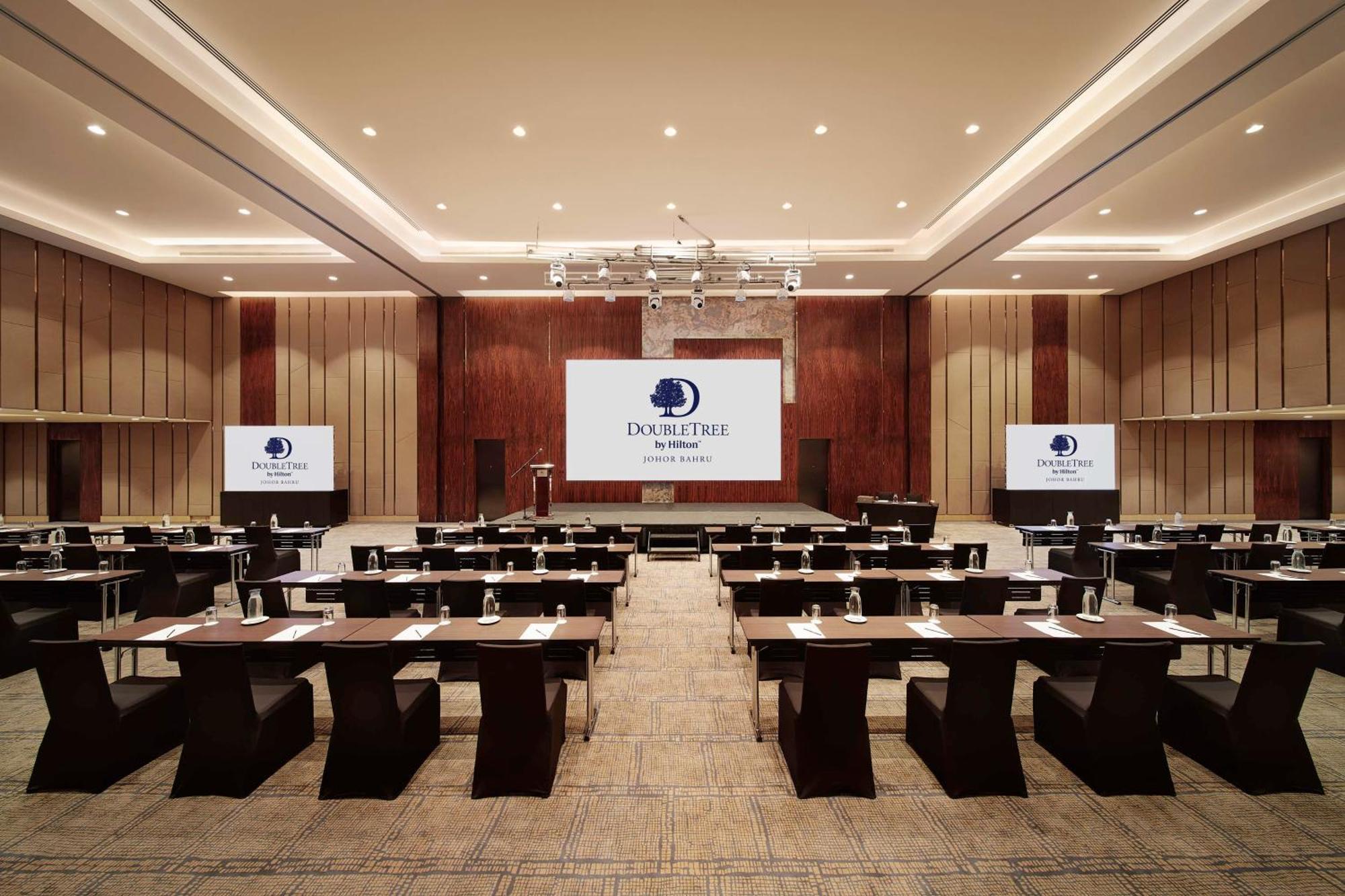 Hotel Doubletree By Hilton Johor Bahru Exterior foto