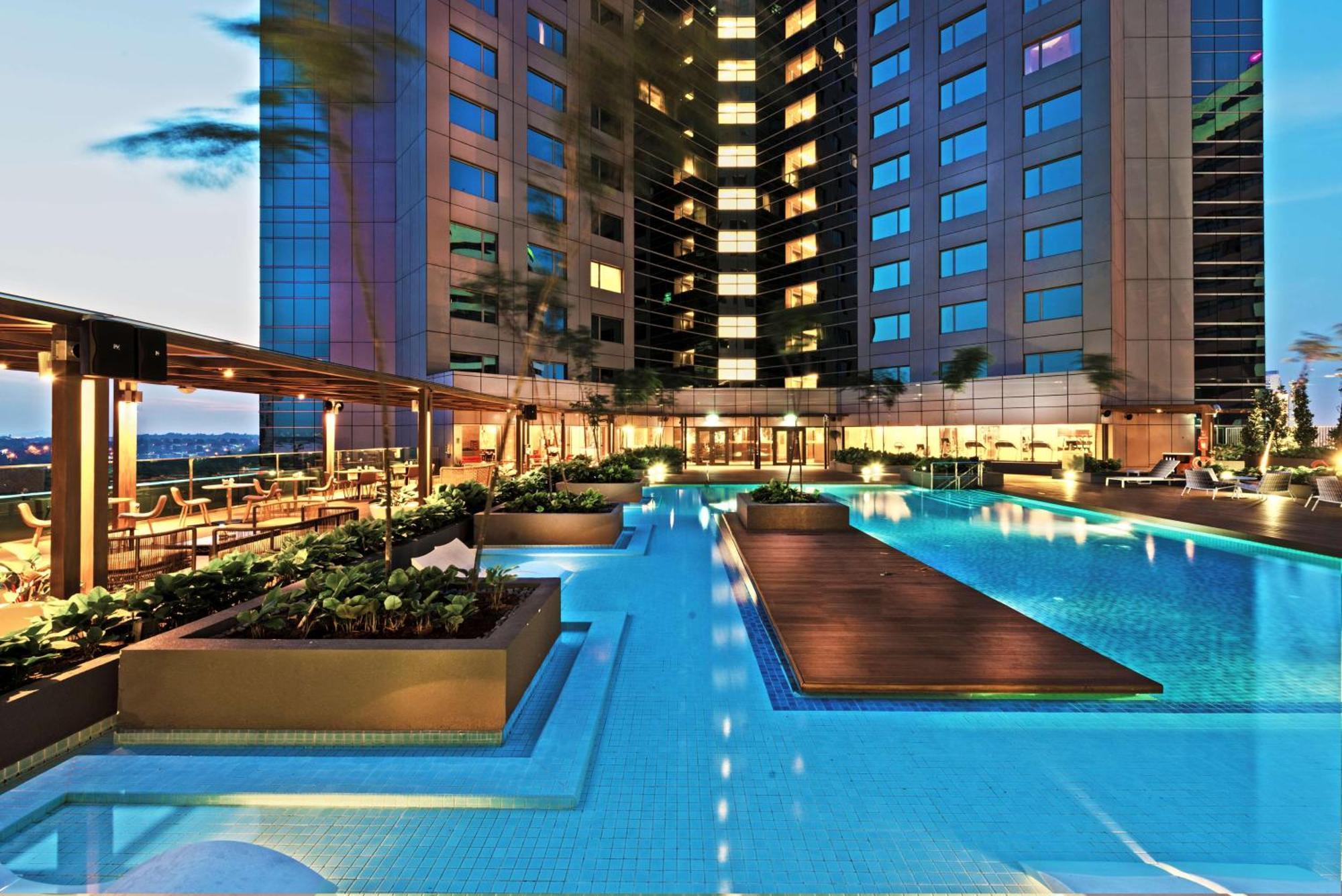 Hotel Doubletree By Hilton Johor Bahru Exterior foto